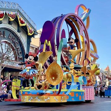 Ee-Town Holiday Parade 2022