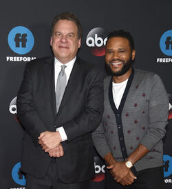 Anthony anderson doc mcstuffins top