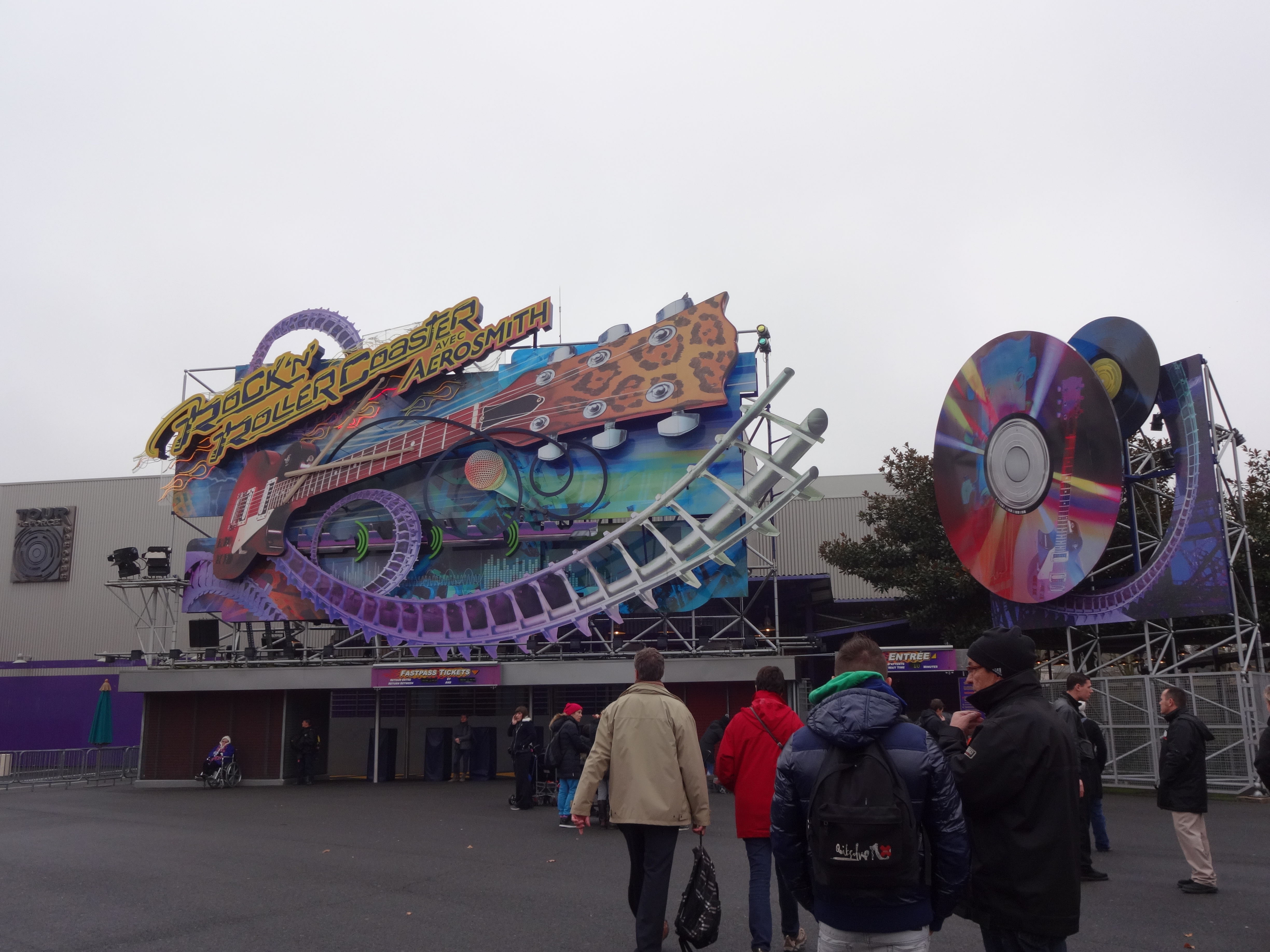 Rock 'n' Roller Coaster starring Aerosmith at Disney Character Central