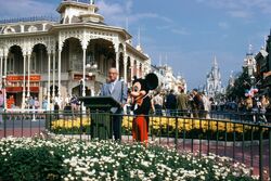 ロイ オリヴァー ディズニー Disney Wiki Fandom ロイ オリヴァー ディズニー Disney Wiki Fandom