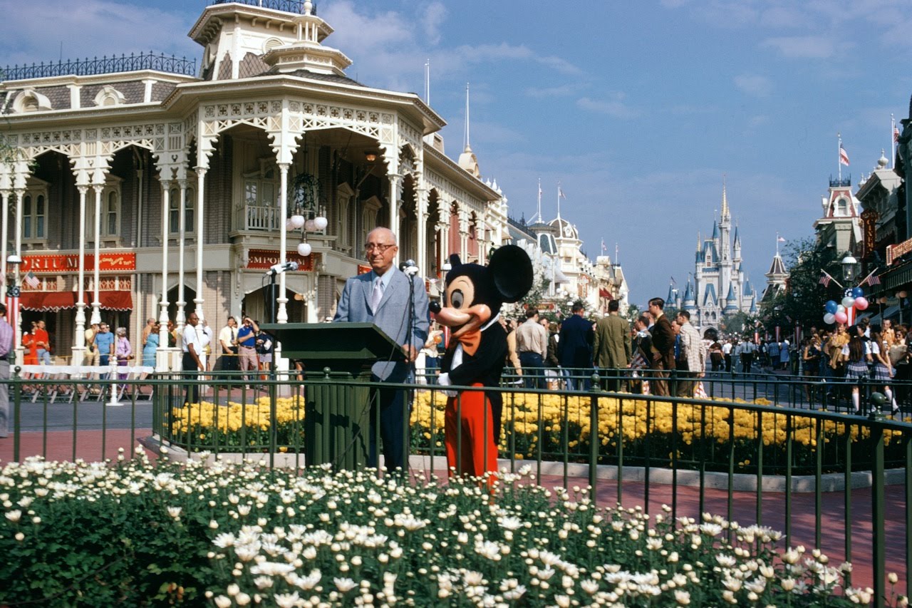ロイ オリヴァー ディズニー Disney Wiki Fandom ロイ オリヴァー ディズニー Disney Wiki Fandom