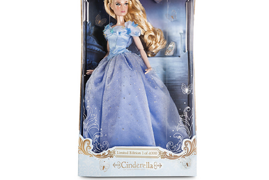 https://static.wikia.nocookie.net/disneydolls/images/0/0e/LiveActionCinderella1.png/revision/latest/smart/width/386/height/259?cb=20211108041542