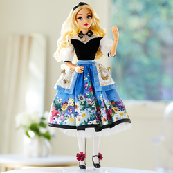 Alice in Wonderland LE Style 17 Doll