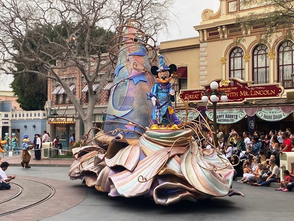 No parade with Mickey, but Disney commercial will air