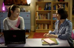 Ashleyleggat com-lifewithderek-tvshow-stills002