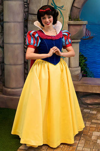 princess snow white disneyland