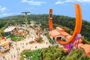 Images (19).jpg (13 KB) RC Racer towering above Toy Story Playland.