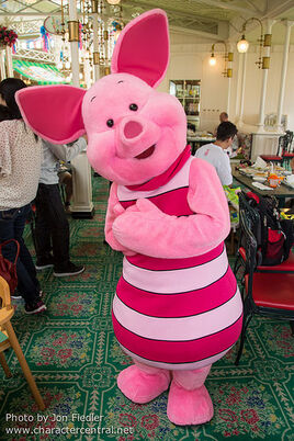 Disneyland Characters Piglet