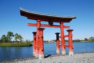 1280px-EPCOT-Torii