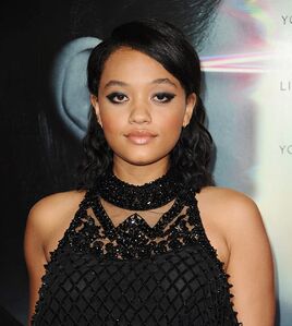 Kiersey Clemons