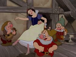 Snow-white-disneyscreencaps.com-6282