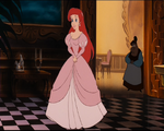 Ariel vestita