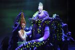 Tessa Sunniva van Tol as Ariel with Marjolijn Touw as Ursula the musical's Dutch production