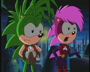 Sonia with Manic telling Sonic they need to save the others