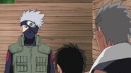 Kakashi reunites with Inari and Tazuna.