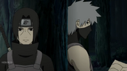 Itachi informed by Kakashi that the latter already nows what happen to Shisui.