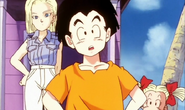 Kuririn doesn't like Gohan's werid outfit