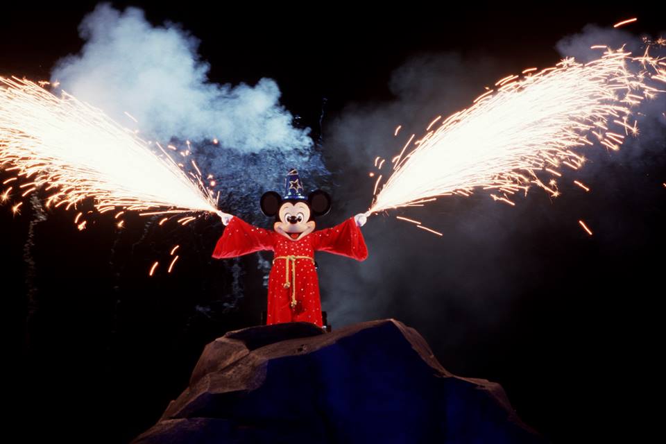 Fantasmic! (Walt Disney World) Disney Theme Parks Wiki Fandom