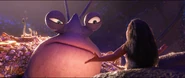 Tamatoa suspicious when Moana starts praising him.