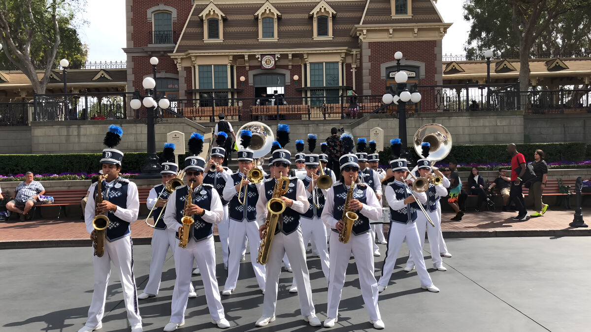 The Disneyland Band Disney y Pixar Fandom