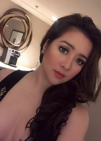 Angeline-Quinto-as-seen-while-taking-a-gorgeous-selfie-in-Brooks-California-United-States-in-January-2019