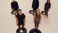 See-what-s-beyond-the-wall-with-tris-and-four-in-the-first-divergent-series-allegiant-tea-617211