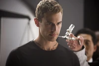 Tobias es inyectado con el .