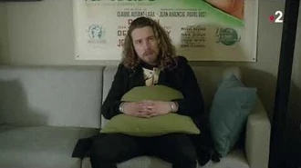 🍰Il_est_16h_-_vous_prendriez_bien_un_peu_du_quatre-quarts_de_Julien_Doré_?_(Extrait_Épisode_3_S3)