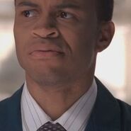 Dr. Clark Edison en Bones.