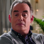 Adrian Powell (Tom Irwin) en Devious Maids.