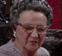 Sra. Nurdlinger (Elsie Baker) en Buen vecino