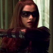 Helena Bertinelli / Huntress en Flecha.