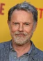 Voz recurrente de Bruce Greenwood.