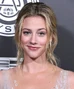 Voz recurrente de Lili Reinhart.