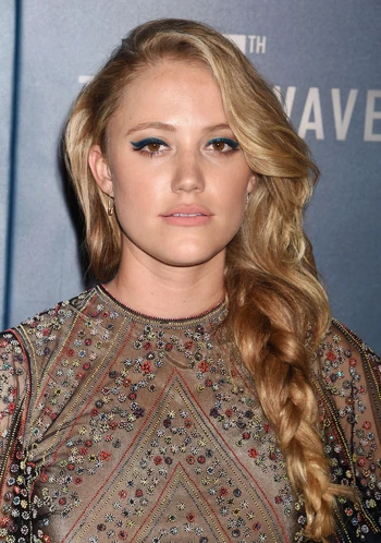 Maika Monroe | Doblaje Wiki | Fandom
