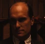 Tom Hagen (Robert Duvall) en El Padrino y El Padrino II (doblajes originales).