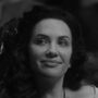 Viola Lloyd, la dama del lago en La maldición de Bly Manor.