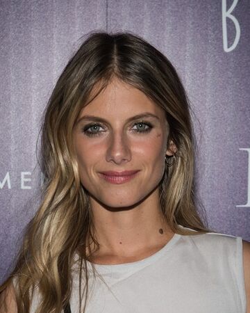 Melanie Laurent Doblaje Wiki Fandom She is the daughter of annick, a ballet teacher, and pierre, a voice actor, who is most recognized for the french.