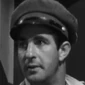 TheyDriveByNight1940Hombreenestaciongasolinera