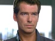 Doblo al James Bond de Pierce Brosnan en 007: El mañana nunca muere.