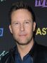 Voz recurrente de Michael Rosenbaum.