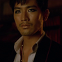 Magnus Bane en Cazadores de sombras: Ciudad de hueso (Tercera versión).