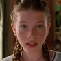 Penny (Michelle Trachtenberg) en la primera película del Inspector Gadget.