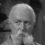Dr. Becquerel (Reginald Owen) en Madame Curie (redoblaje)