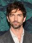 Voz recurrente de Michiel Huisman.