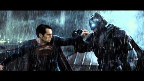 BATMAN VS SUPERMAN EL ORIGEN DE LA JUSTICIA - Gladiador 30 - Oficial Warner Bros
