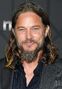 Voz recurrente de Travis Fimmel.