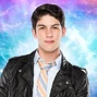 Jax Novoa en Every Witch Way.