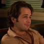 Eddie (Michael Angarano) en El robo más grande de la historia.