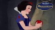 Momento Disney "Blancanieves Prueba La Manzana"